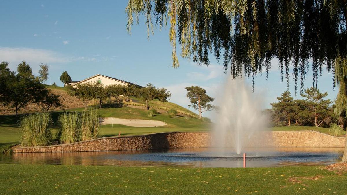 Hole number nine at Canyon Lakes Golf Course.