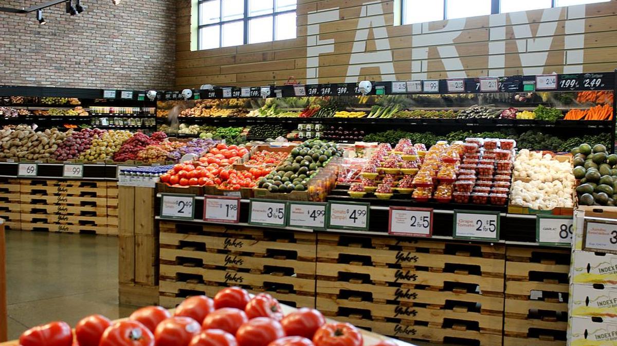 Yoke’s Fresh Market.