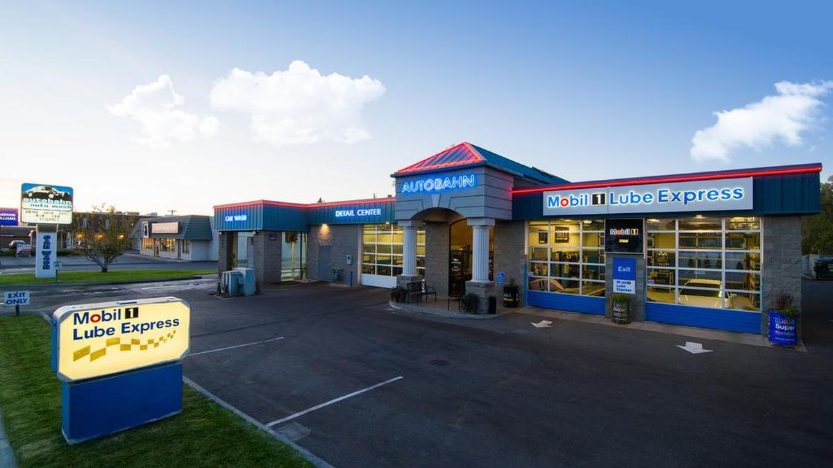 Autobahn Auto Care Center in Kennewick