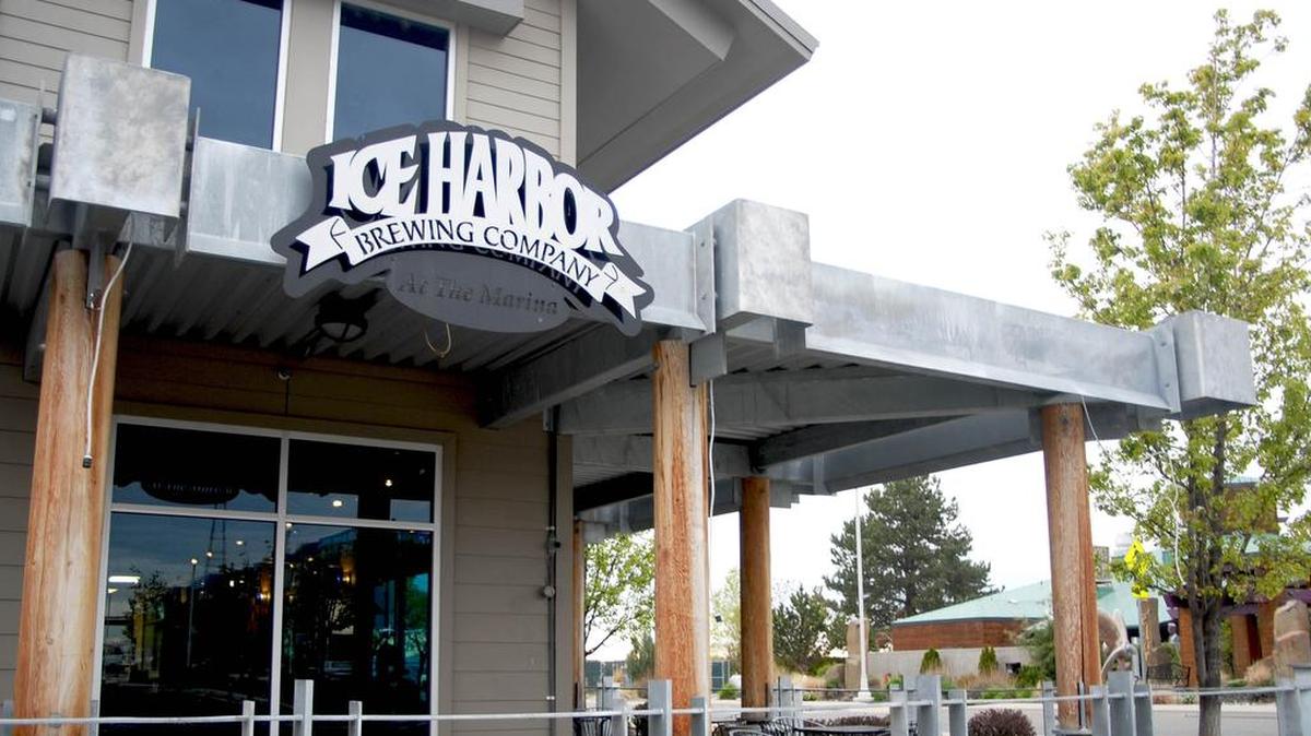 Ice Harbor Brewing Co. at the Marina.