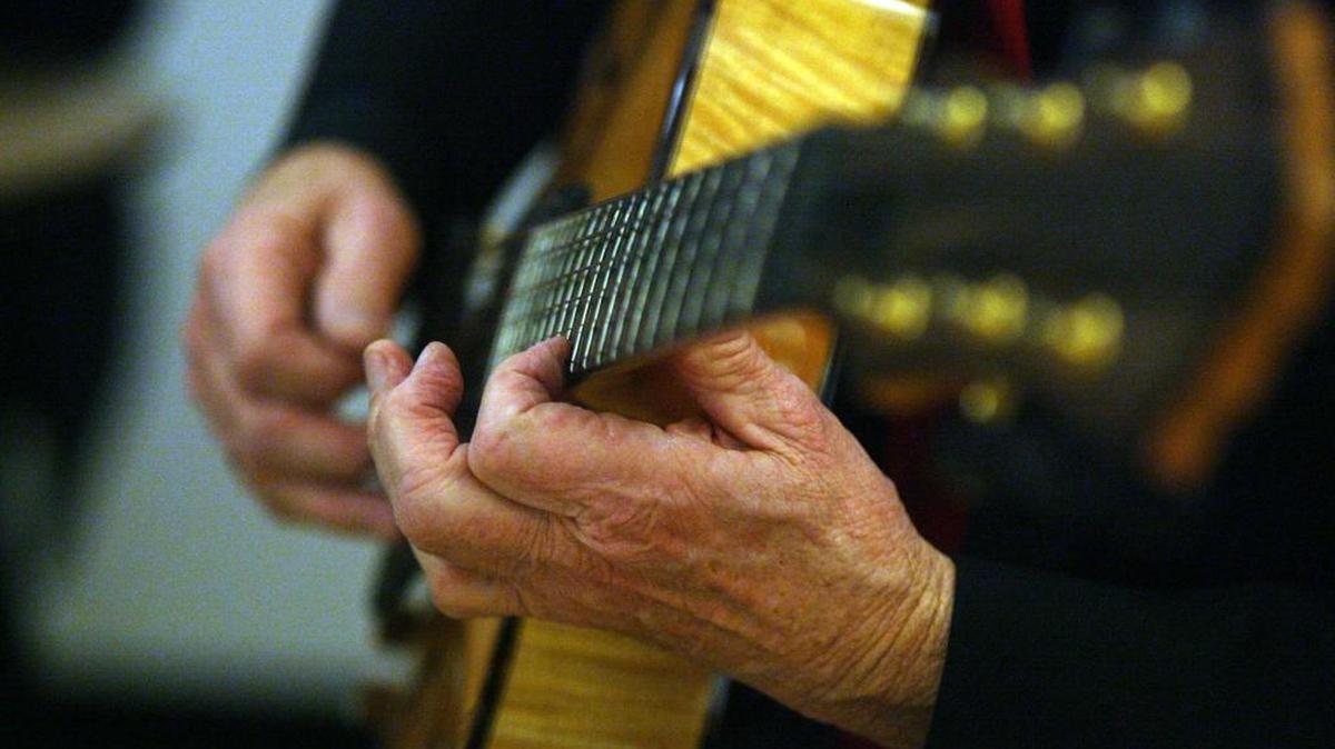 Gary Malner will perform May 15 in Mabton.
