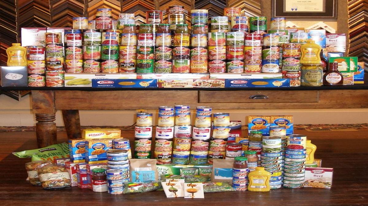 Wenaha Gallery in Dayton is holding a food drive this month, and gallery staffers are once again putting a unique spin on the annual event.