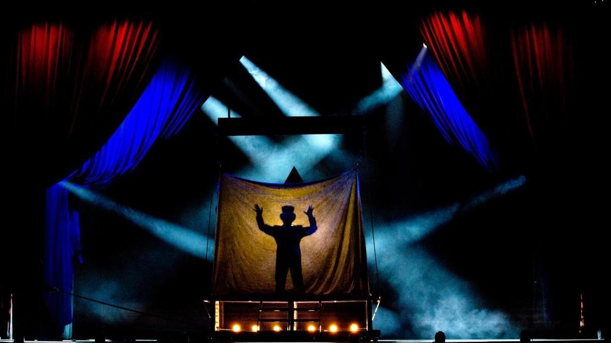 Broadway performer Adam Trent will bring his modern magic act to Walla Walla on Sept. 30.