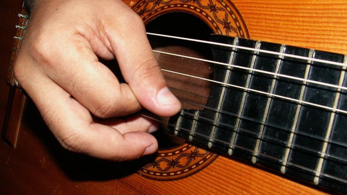 There’s karaoke and local musicians singing across the Tri-Cities.