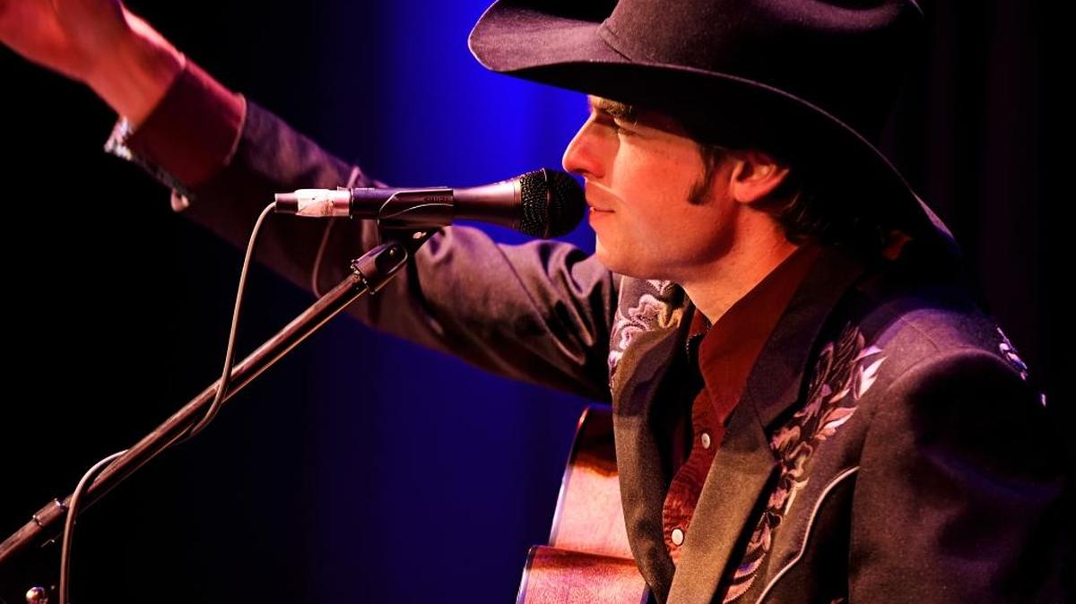 Country musician and mental health advocate Jason DeShaw will bring “Serenity in the Storm” to Kennewick on Nov. 19.