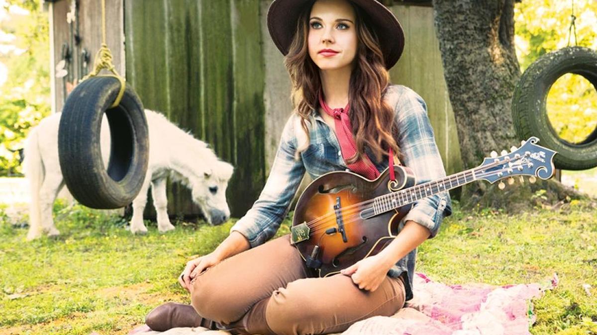 Sierra Hull.