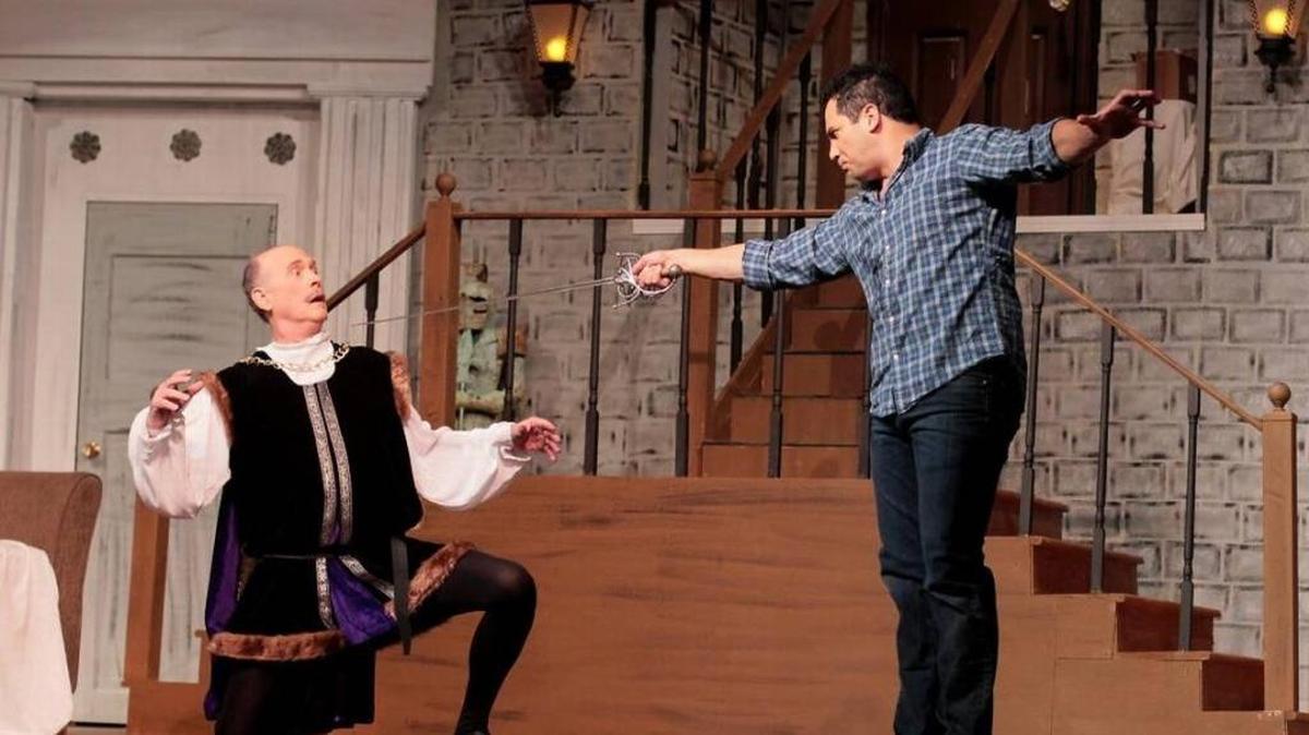 The Richland Players’ production of I Hate Hamlet continues for the next two weekends.