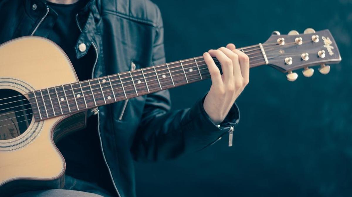 Trivia events, karaoke and live music are offered across the Tri-Cities.