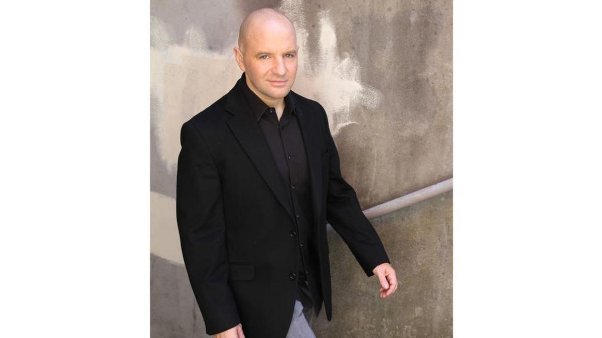 Auggie Smith brings his riveting, take-no-prisoners stand-up comedy to Joker’s in Richland on Oct 18-20.