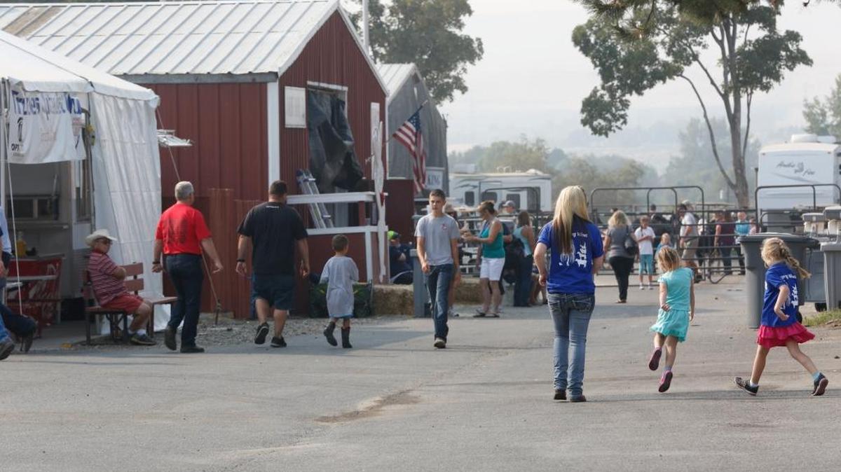 The Benton Franklin Fair & Rodeo is seeking acoustic musicians.