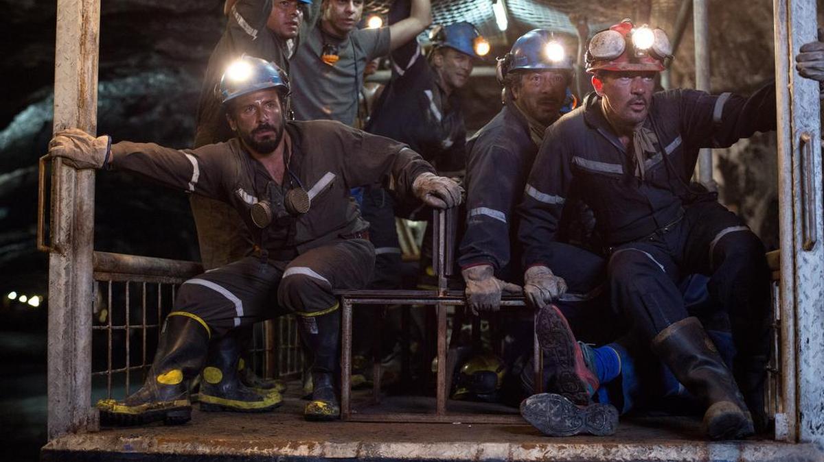 The 33 is a true-life drama about the rescue of 33 miners in Chile, who were stuck underground for 69 days.