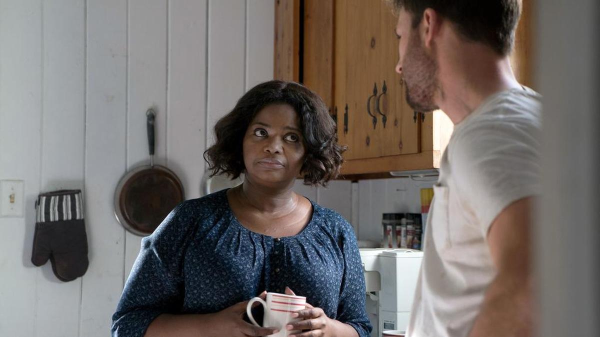 Octavia Spencer as Roberta and Chris Evans as Frank in the film Gifted.
