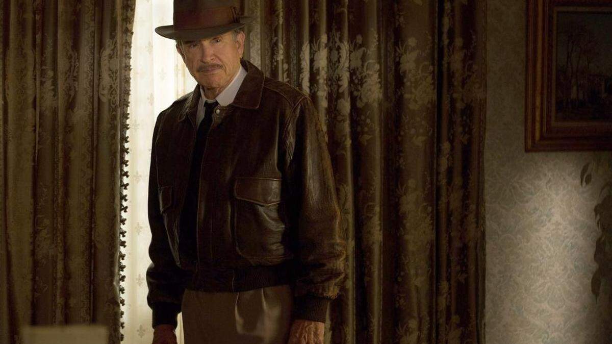 Warren Beatty plays Howard Hughes in “Rules Don’t Apply,” which Beatty also wrote, directed and produced.
