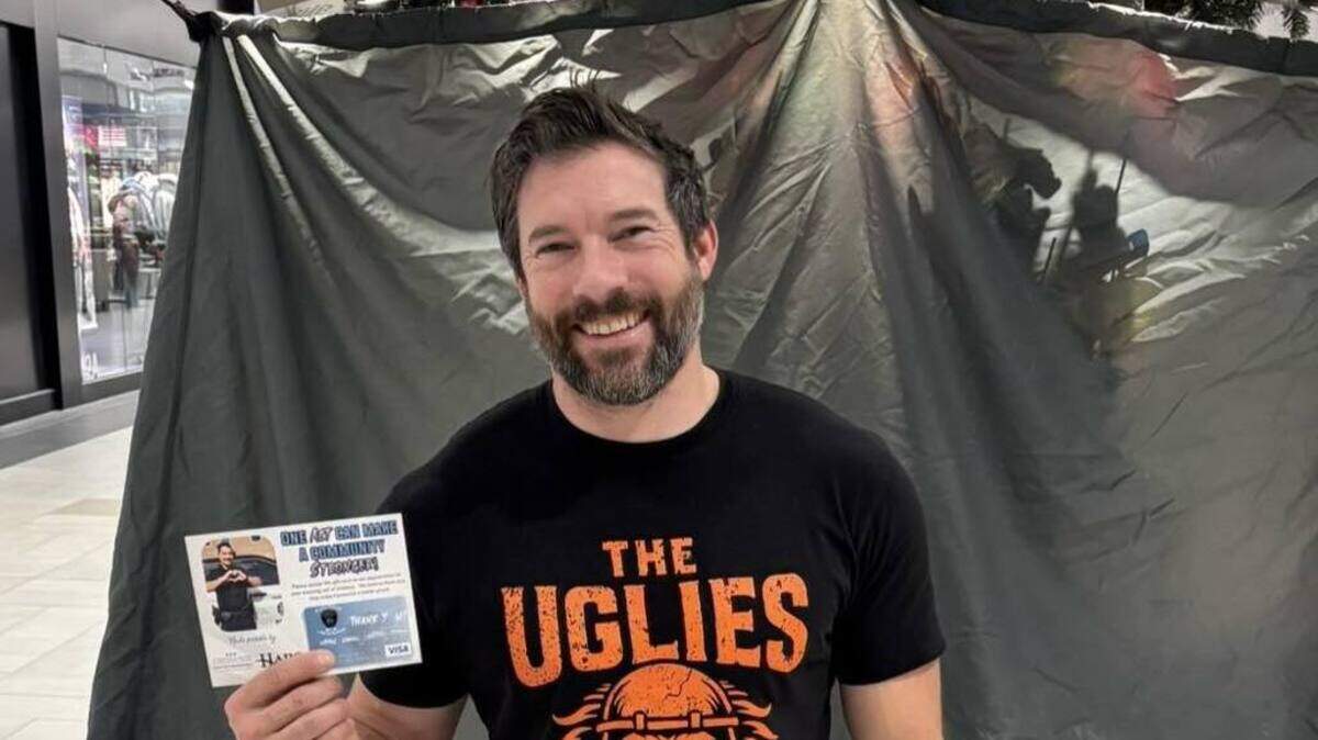 A Kennewick coach Brett Hall and his wife, Evann tried to help a Columbia Center mall employee this weekend and had their Christmas presents stolen.