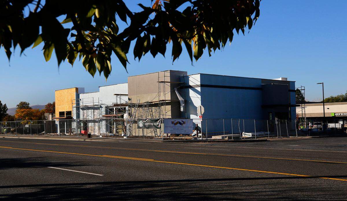 The new Starbuck’s and additional retail space is taking shape at the location of the the former Shari’s Restaurant near the Washington Plaza strip mall at 1745 George Washington Way in Richland.