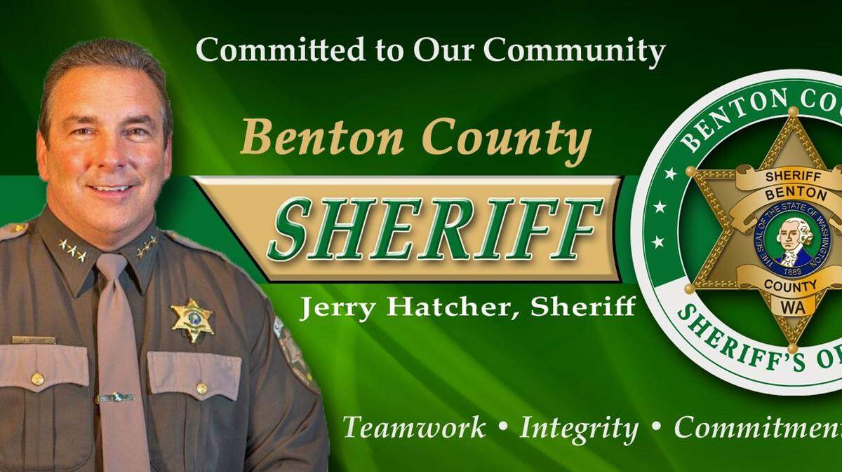 Security footage shows Benton sheriff cleaning out office before recall votes were counted