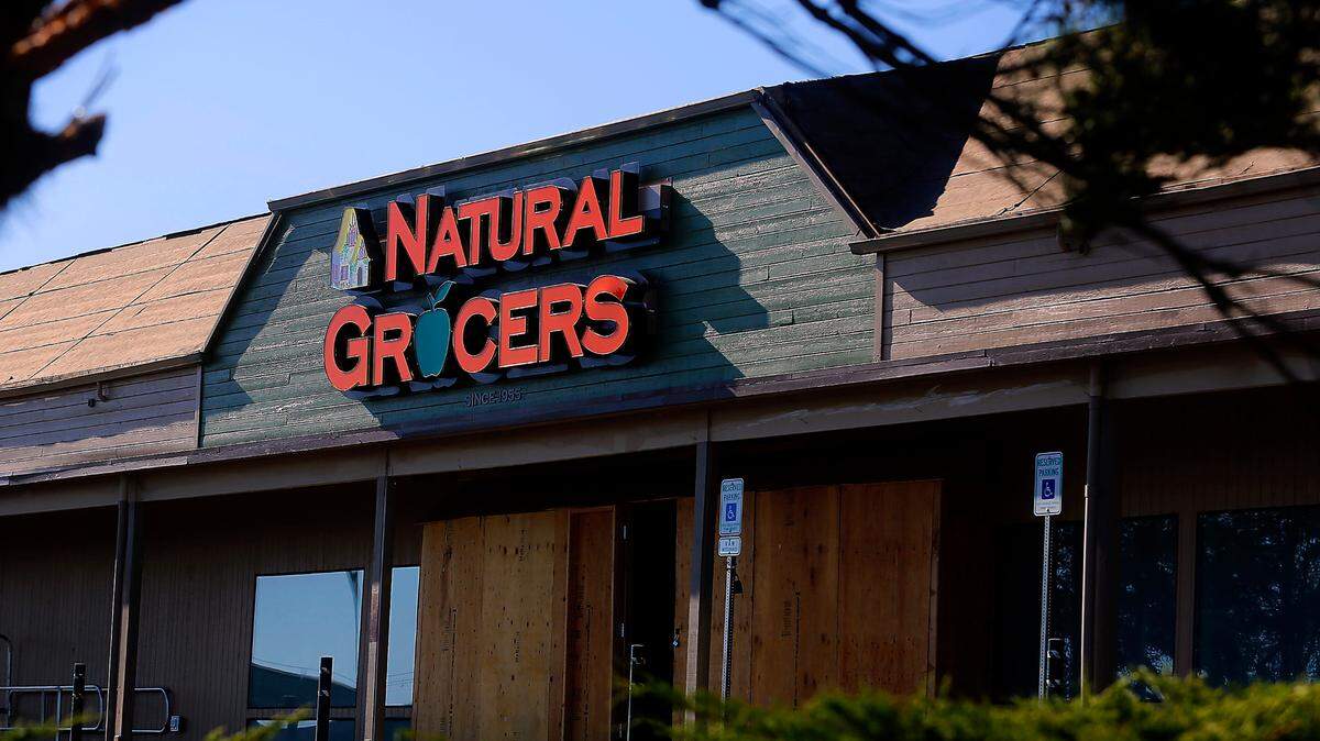 Natural Grocers opens in September at the former JoAnn Fabrics and Crafts store off Columbia Center Boulevard in Kennewick.