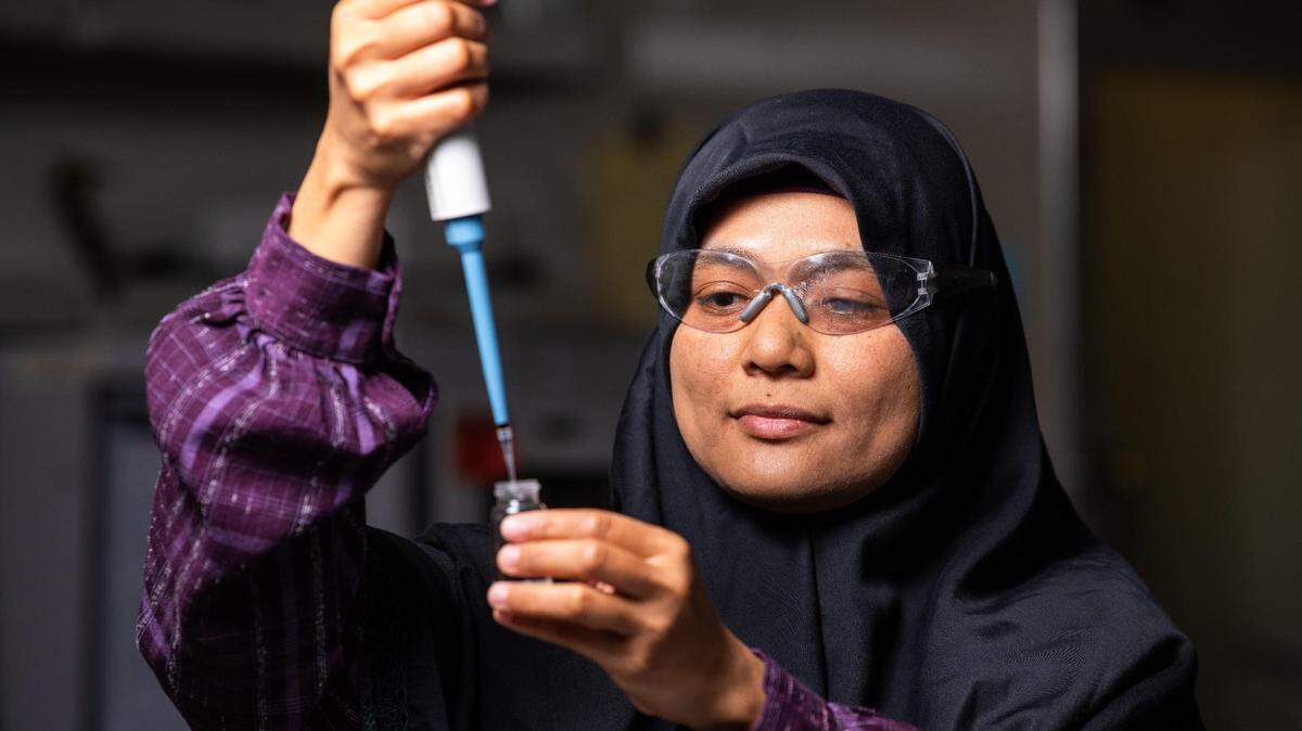 Fitria Fnu, a participant in the PNNL-Washington State University Distinguished Graduate Fellowship Program, is working with PNNL researchers to develop sensors that detect refrigerant leaks in air-conditioners. Identifying and addressing these leaks can increase energy efficiency as well as prevent risks to human health and the environment.