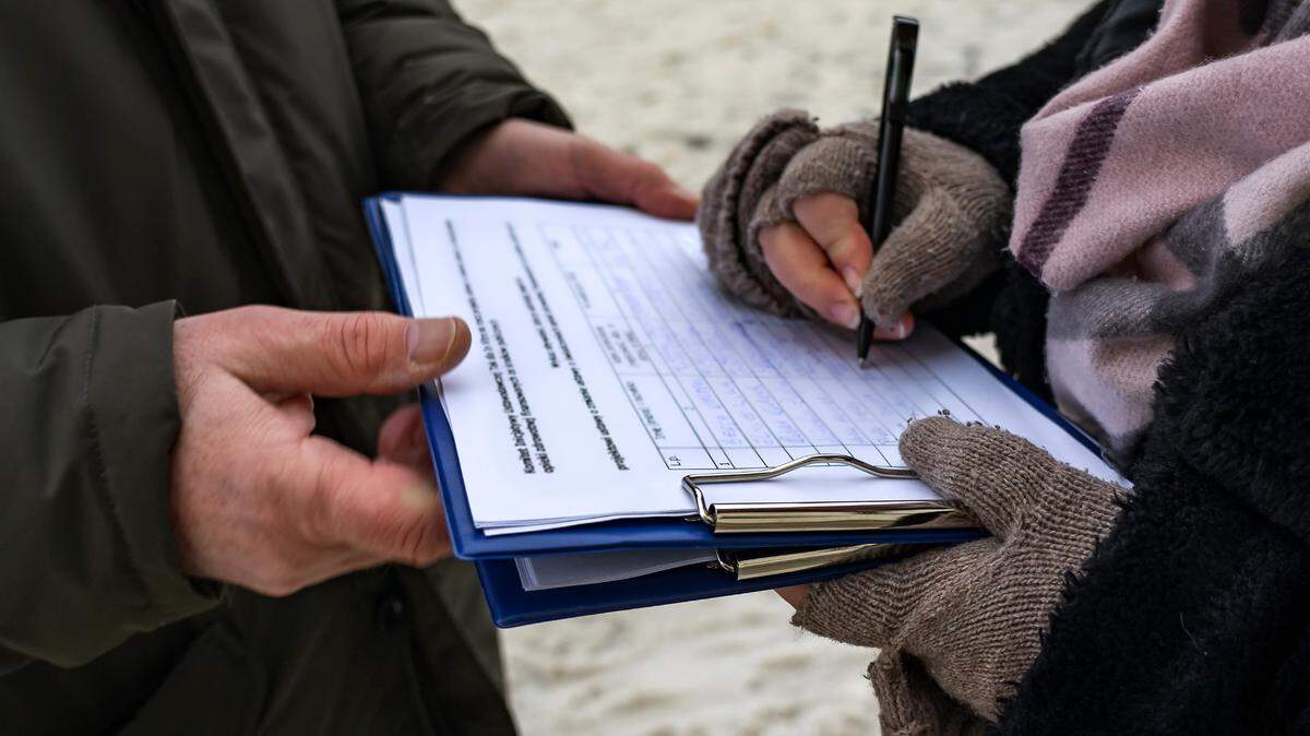 Washington Senate Bill 5382 would change how signatures are gathered and verified to put an initiative on the ballot. 