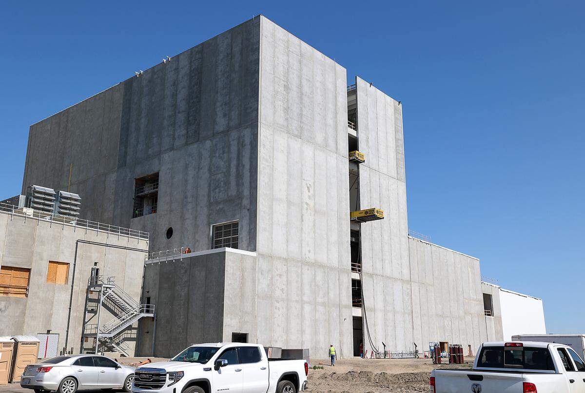 Darigold, the Seattle-based processing and marketing arm of the Northwest Dairy Association, confirmed the plant began processing milk on June 2, 2025, at its new Pasco plant.
