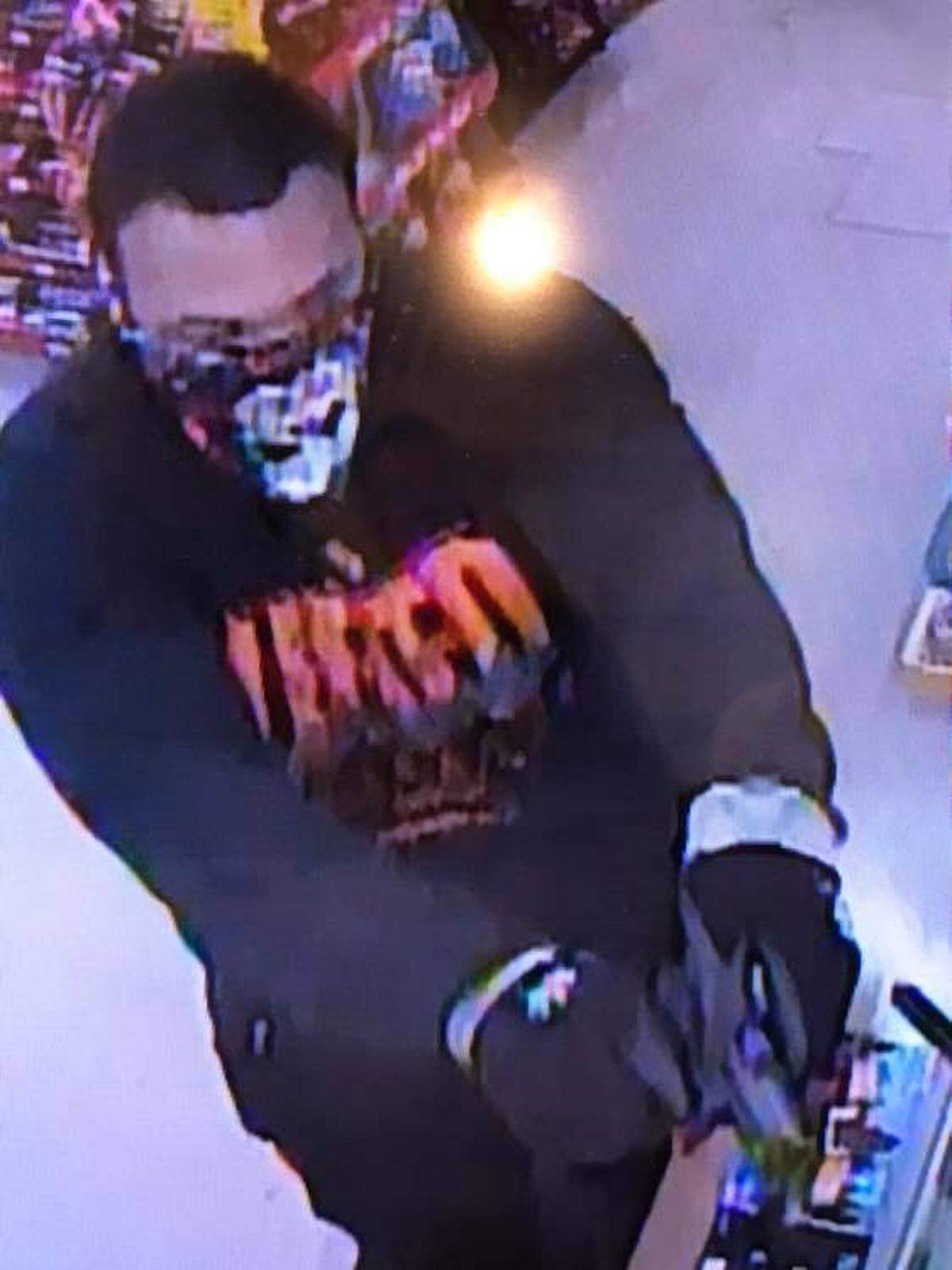 Kennewick police are hunting for a suspect who robbed a Volland Street convenience store early Tuesday.