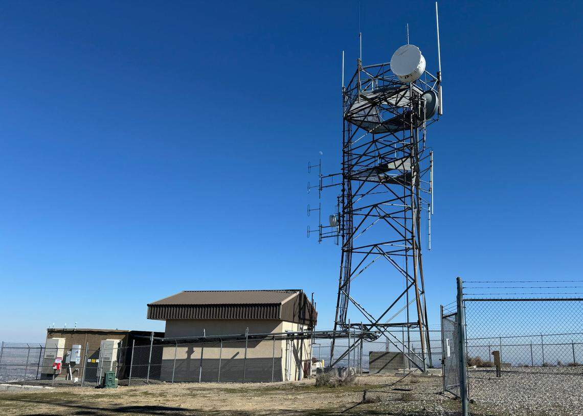 A communications tower on top of Badger Mountain in Richland, WA.