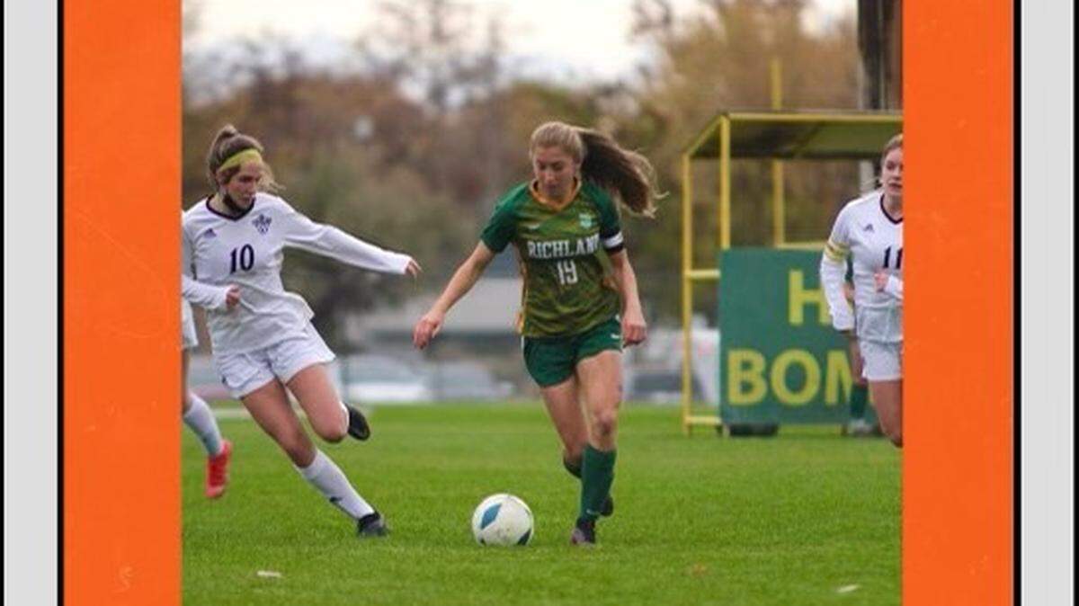 Hayden Crowley has been named the Gatorade Washington Girls Soccer Player of the Year.
