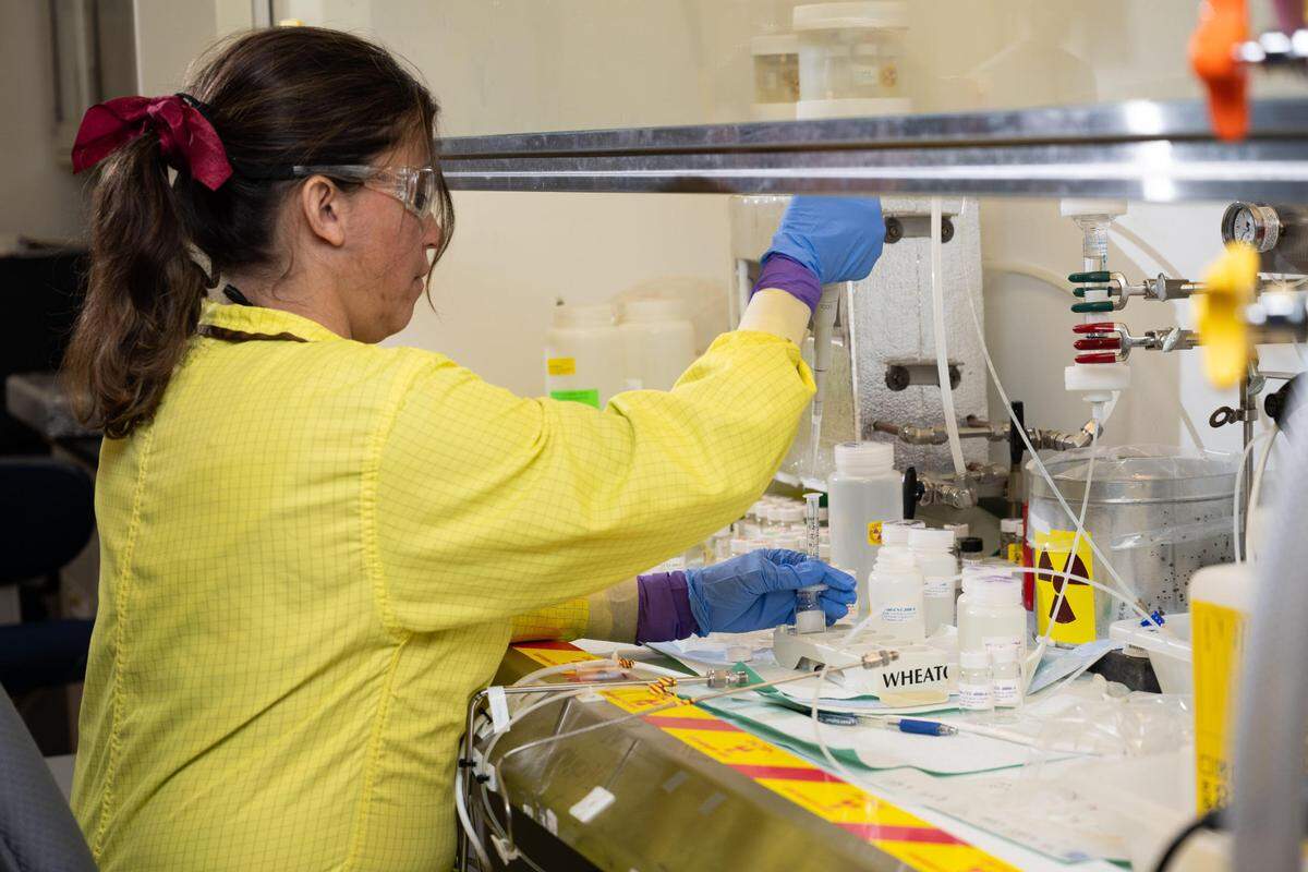 Roberta Rodrigues and her colleagues at PNNL deliver scientific understanding and technological advancements to reduce the risks, uncertainty, time and cost of resolving critical waste processing challenges.