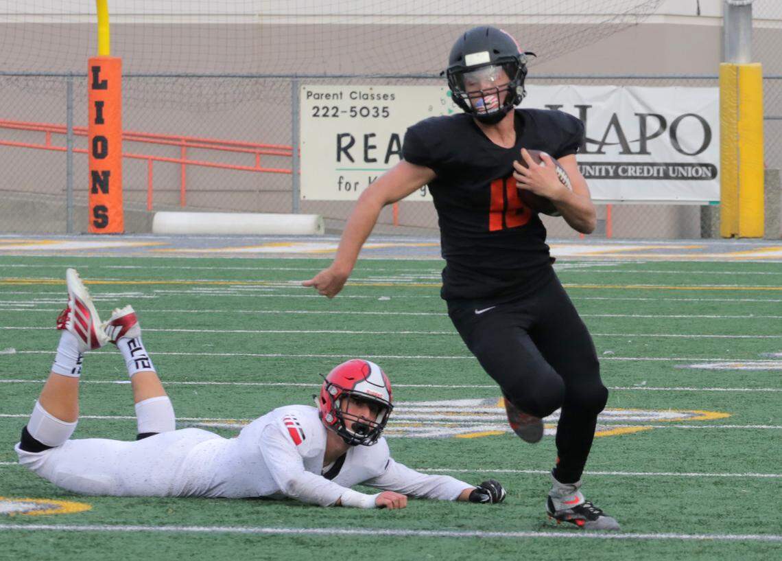 Kennewick’s Myles Mayovsky (18).