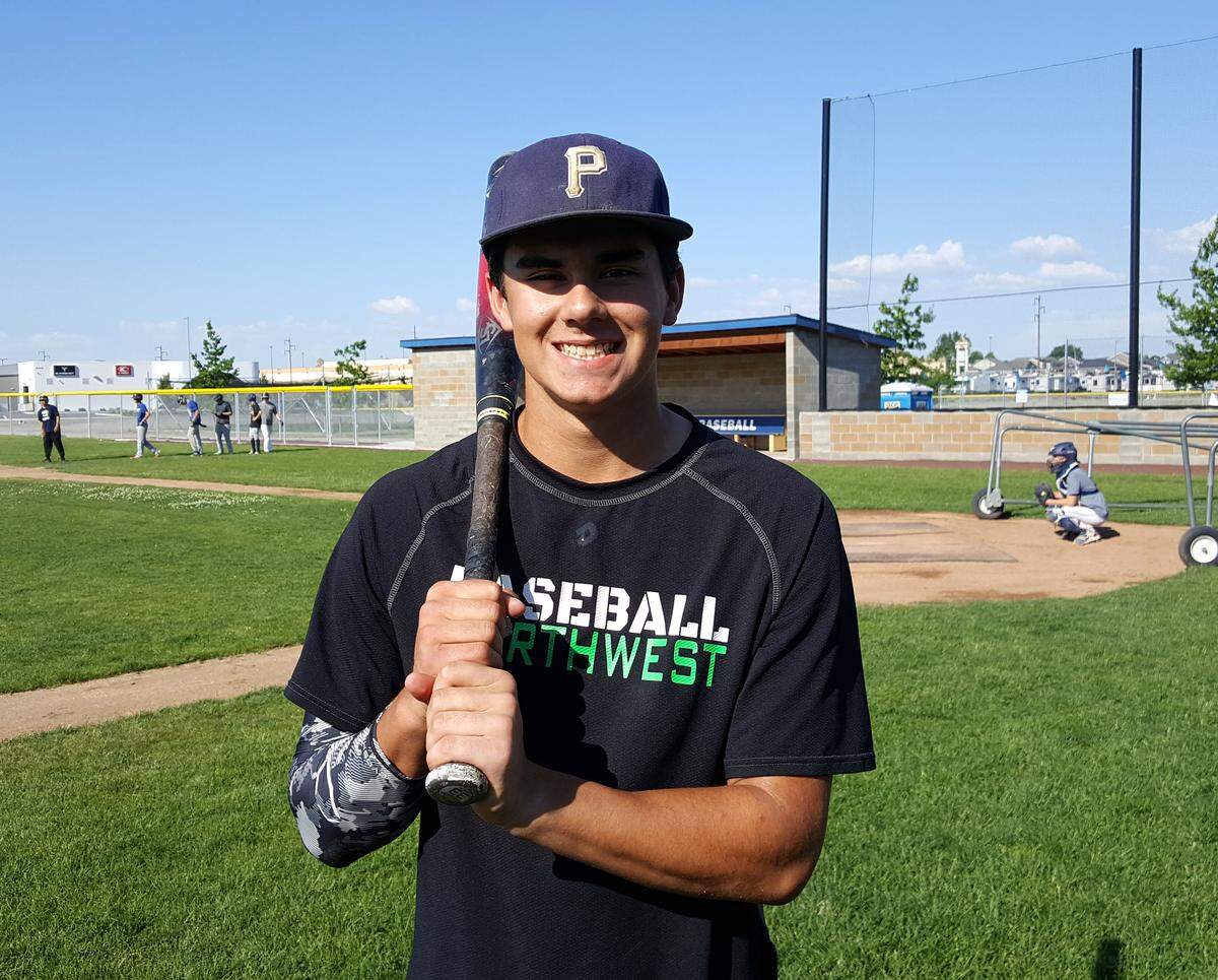 Tri-Cities prep graduate Logan Mercado is now playing for University of Oregon. (File photo)