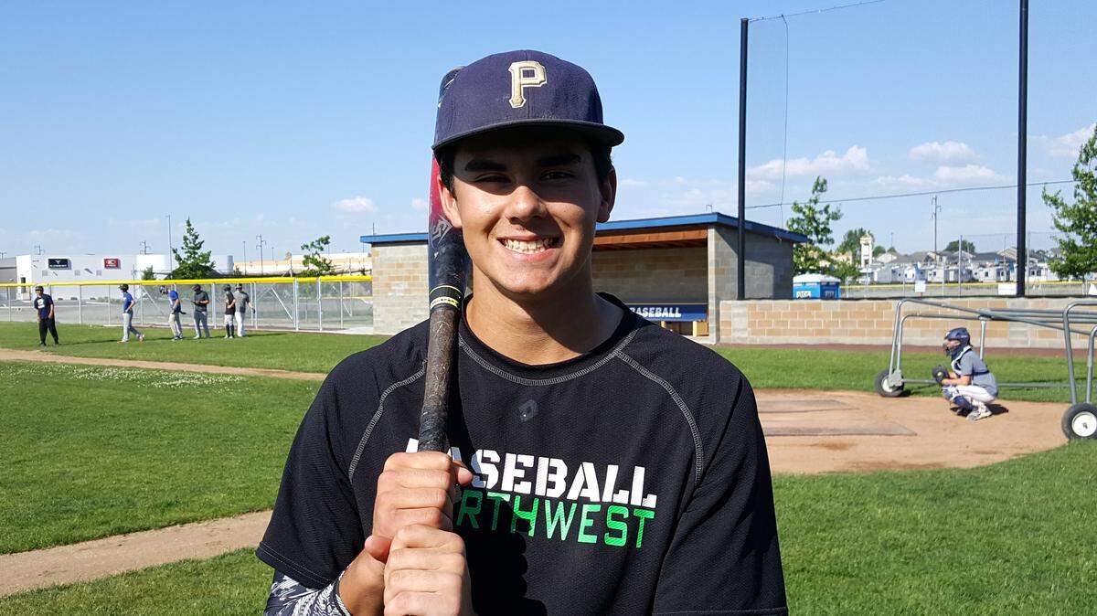 Tri-Cities prep graduate Logan Mercado is now playing for University of Oregon. (File photo)
