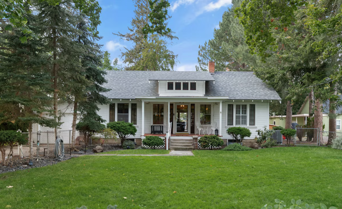 Exterior photo for the Historic Riverfront Farmhouse Near Wineries Vrbo listing.