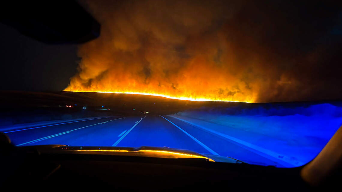 Nearly 50 homes evacuated by wind-driven fire on hills south of Tri-Cities