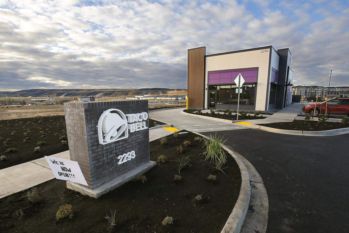 A new Taco Ball fast-food mexican restaurant recently opened in at 2293 Gateway Avenue in Richland. 