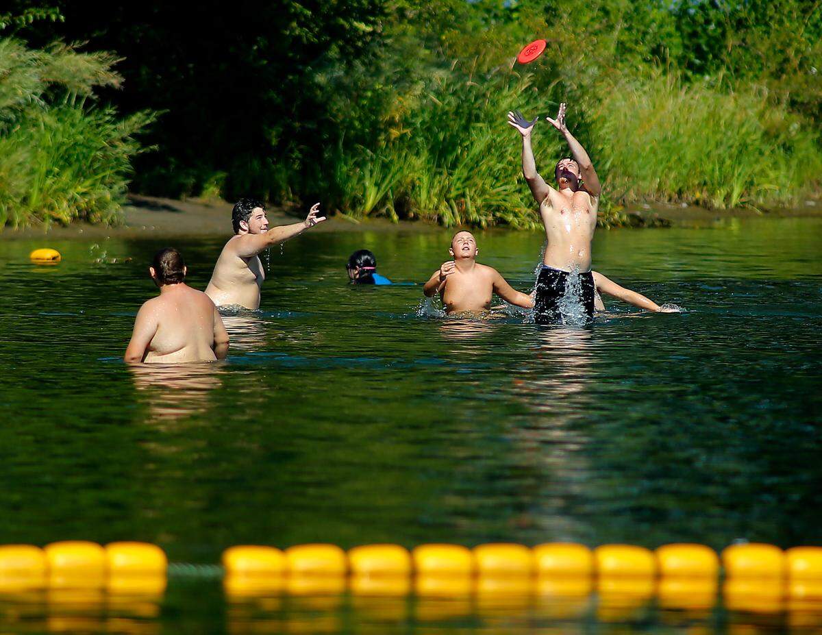 A heat advisory is issued for Saturday and Sunday of Labor Day Weekend in the Tri-Cities, with perfect weather for playing in the water at Two Rivers Park in Finley or elsewhere in the Columbia River in Eastern Washington.