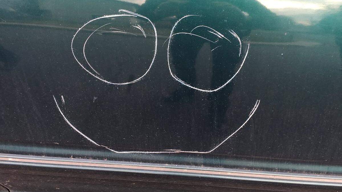 West Richland police are looking for vandals that struck a series of vehicles during the night in the area along Bombing Range Road.