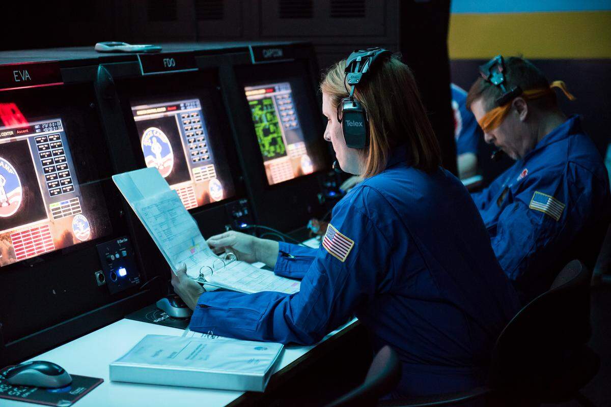 Kim Van Eaton, a Pasco teacher, participates in Honeywell Educators at Space Academy at the U.S. Space and Rocket Center in Huntsville, Ala. on Saturday, June 23, 2018.