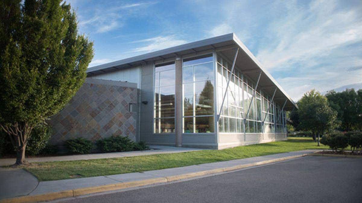 The Kennewick branch of Mid-Columbia Libraries.