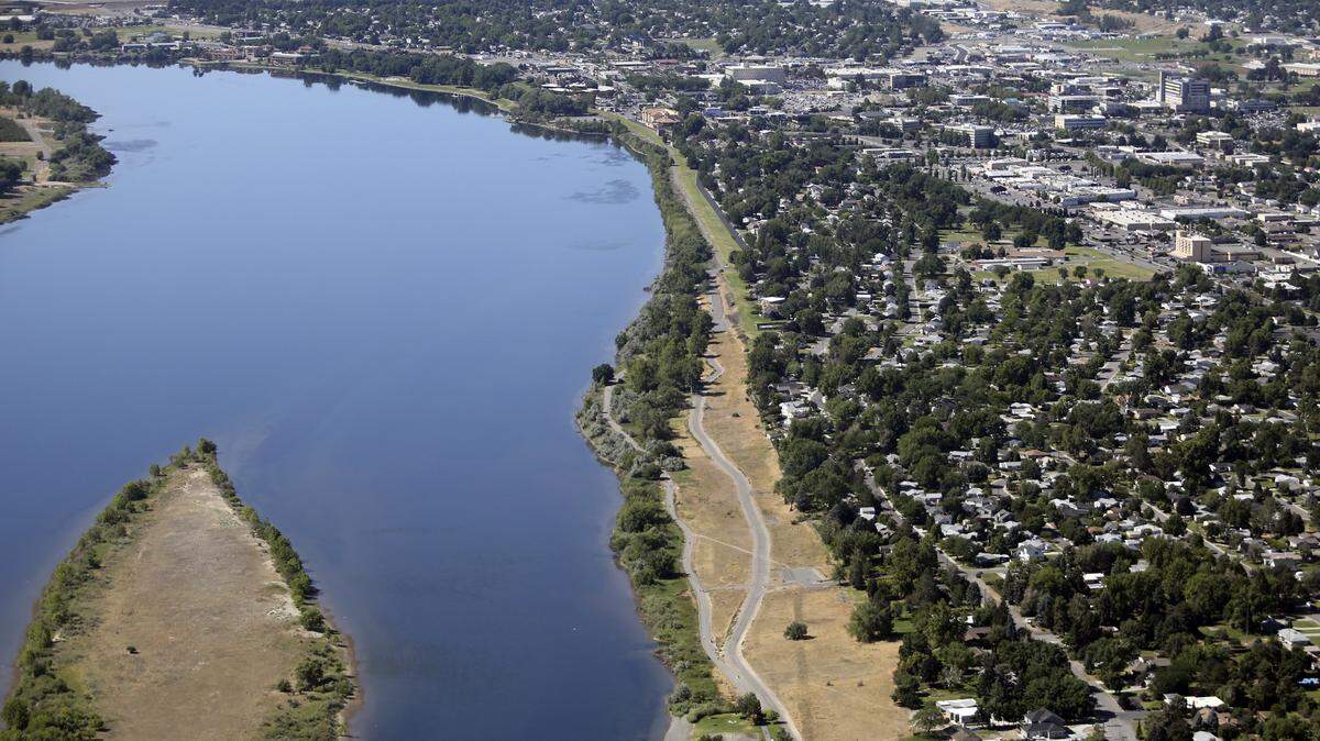 Lisa Bartholomew of Richland is asking the city to formally ask the Army Corps of Engineers and the Coast Guard to designate the sliver of the Columbia River flowing between Nelson Island, left, and Leslie Groves Park, right, off limits to motorized watercraft.