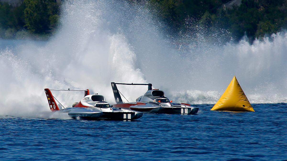 The U-8 Miss Tri-Cities unlimited hydroplane and the U-9 Pinnacle Peak Consulting are pictured in this 2021 file photo.