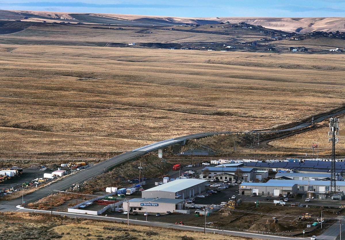 A decision of the Washington state Court of Appeals in 2022 would allow industrial development in Kennewick’s Urban Growth Area on 280 acres south of Interstate 82 to the west of Highway 395. This image shows Christenson Road overpass across Interstate 82 just south of Kennewick.