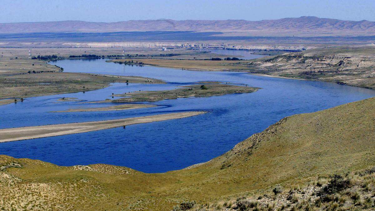 The Hanford Reach National Monument provides a great opportunity to hike through the region, giving hikers a chance to view beautiful sunsets and wildlife.