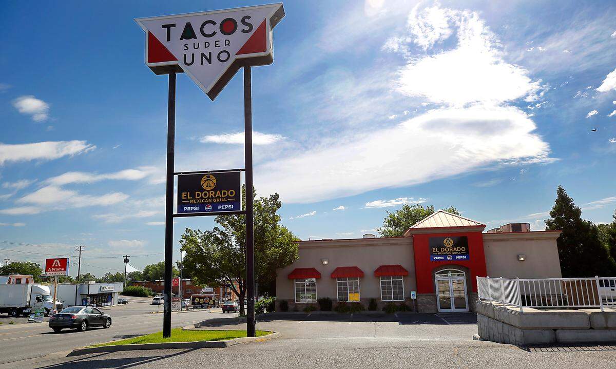 El Dorado Mexican Grill has opened at the former Tacos Super Uno spot just east of Highway 395 in Kennewick.