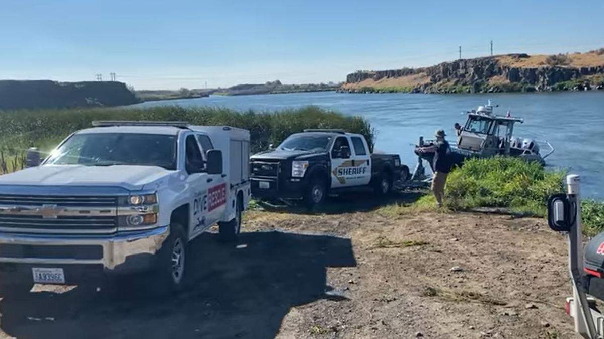 Franklin County sheriff’s deputies and Columbia Basin Dive Rescue found the body of a 36-year-old Grandview man on Saturday in a northern Franklin County lake.