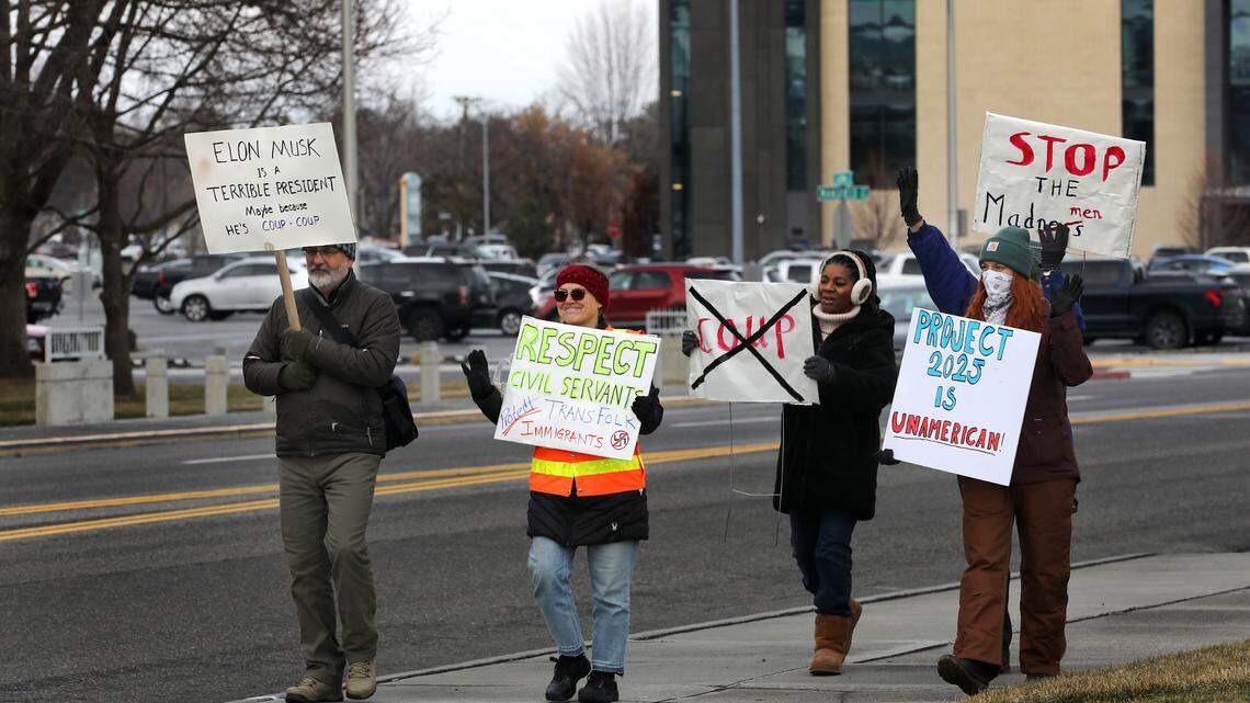 ‘Outright hostility.’ 100s of fed workers fear for their jobs at contaminated WA nuclear site