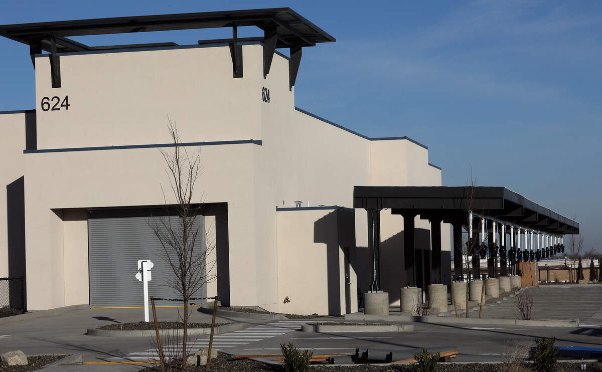 The newest Tri-Cities location for Surf Thru Express is taking shape at Highway 395 and West Seventh Avenue in Kennewick. 