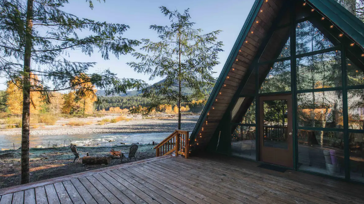 Our huge deck with amazing river and mountain views!
