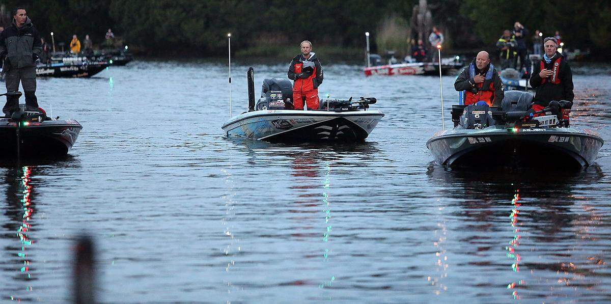 The Columbia River offers excellent habitat for the smallmouth bass that anglers pursue, and a ready diet of crawfish and northern pike minnow contribute to the healthy populations.