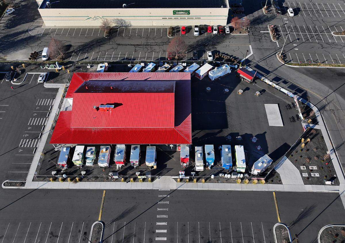 Summer’s Hub of Kennewick is at 6481 W. Skagit Ave in Kennewick between Chuck-E-Cheese and Sportsman’s Warehouse. The food truck food court has room for 28 food trucks, 32 taps, local wines, spacious seating, and live music performances. Photo taken Jan. 27, 2025.