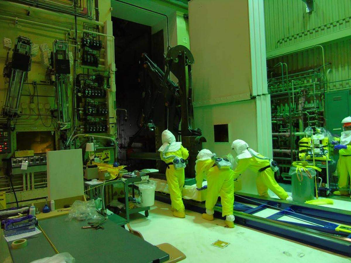 Hanford workers continue to prepare to remove soil with high levels of radioactive contamination from a spill decades ago beneath the Hanford 324 Building